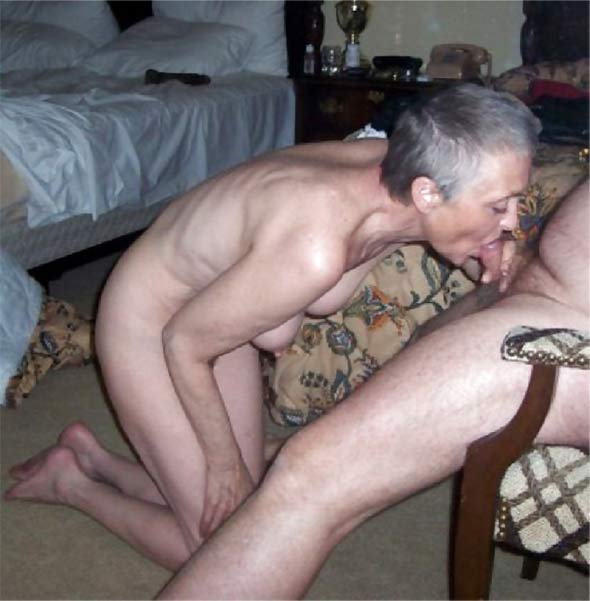 Oma bläst Opa den kleine Schwanz Oma bläst Opa den kleine Schwanz